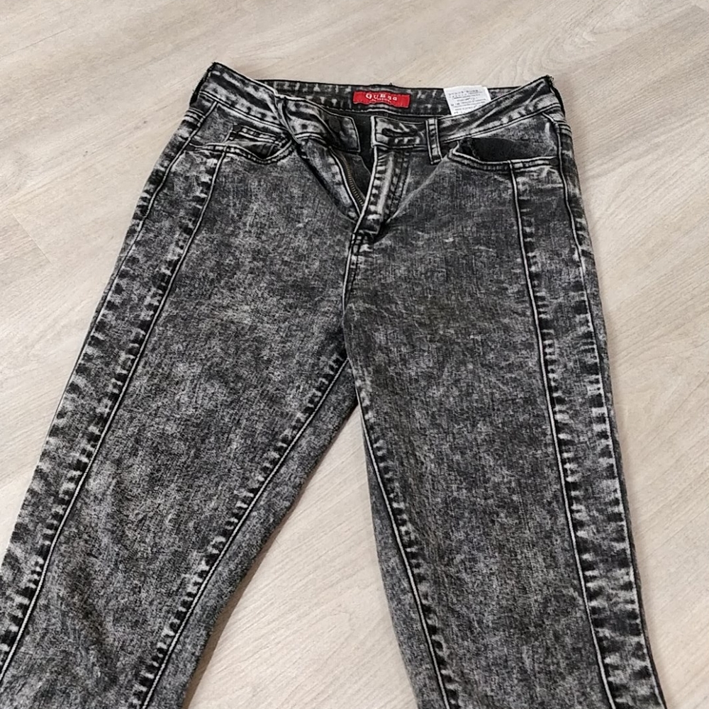 Guess dark wash ripped ankle jeans - Picture 5 of 9